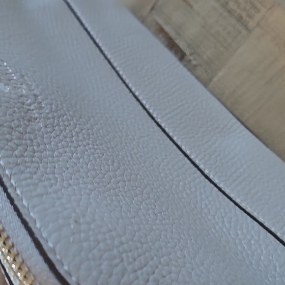 Kate Spade Light Gray Hanna Southport Avenue Crossbody Pebble Leather Bag - Picture 14 of 17